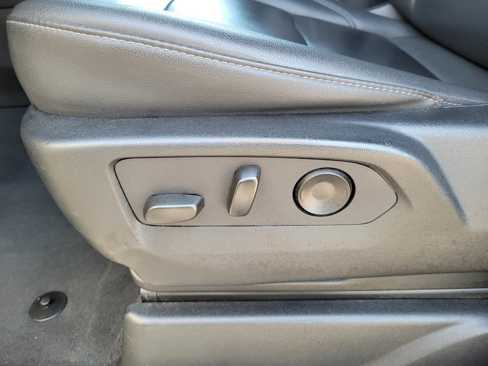 Used 2024 Chevrolet Tahoe LT RWD image 11