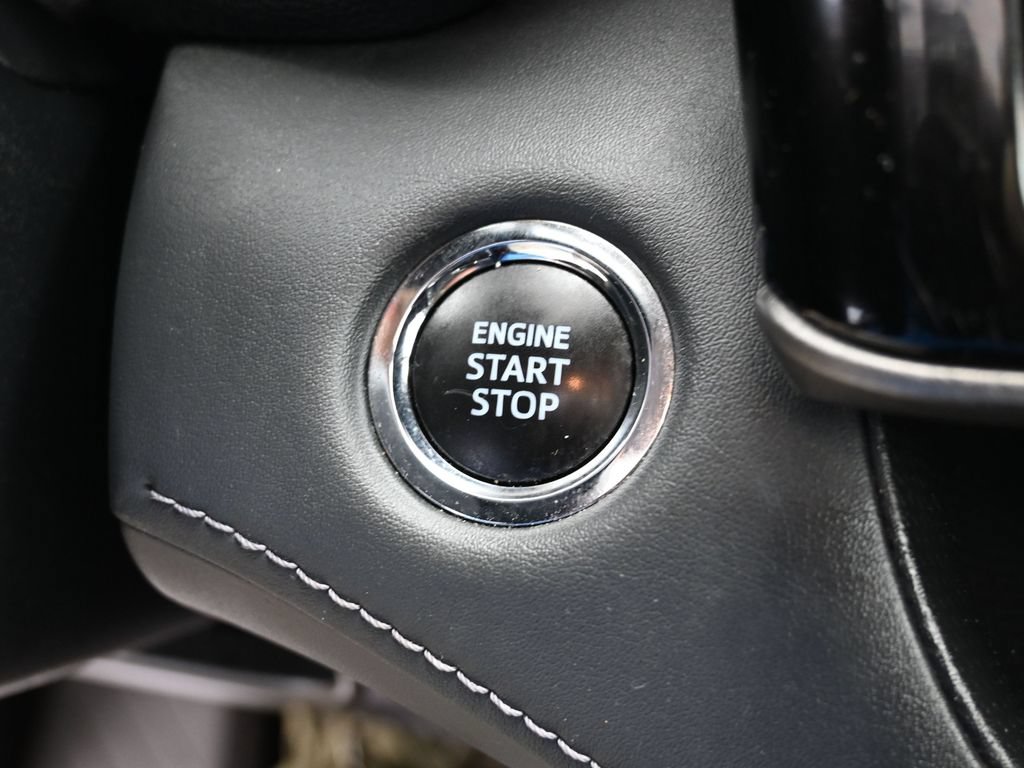 Used 2023 Toyota Highlander XLE AWD/4WD image 23