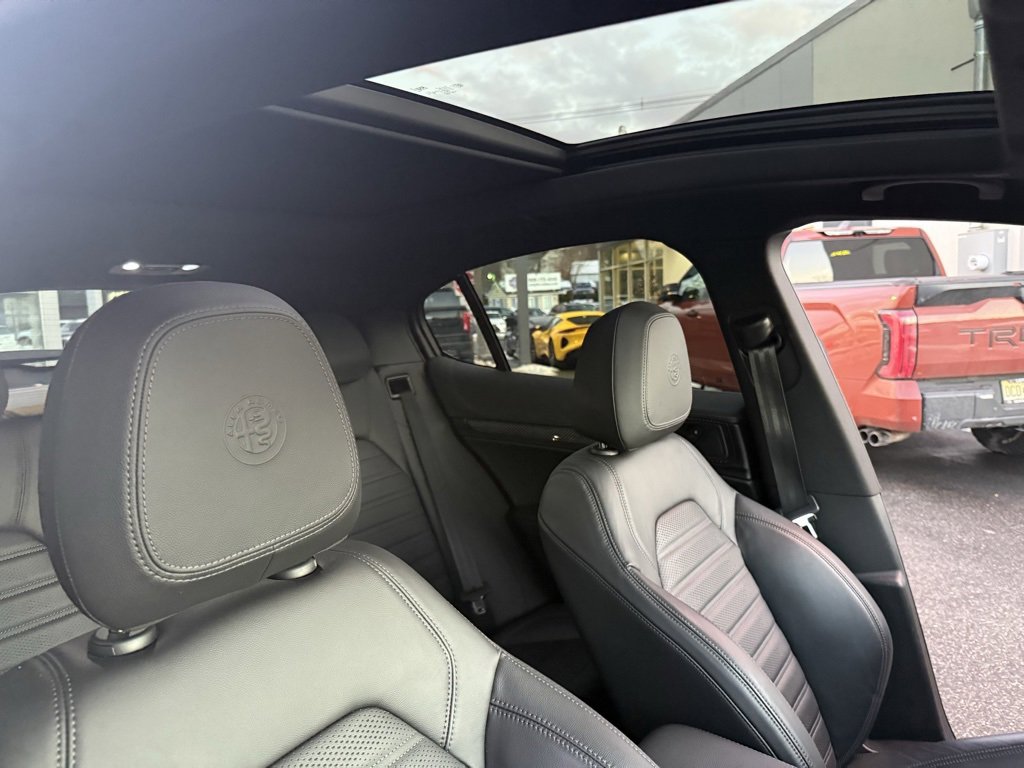 Used 2022 Alfa Romeo Stelvio Quadrifoglio w/ Active Assist Plus Package image 39