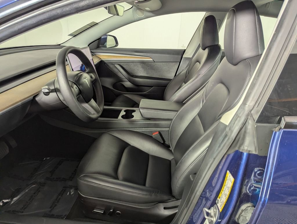 Used 2023 Tesla Model 3 Standard Range image 9