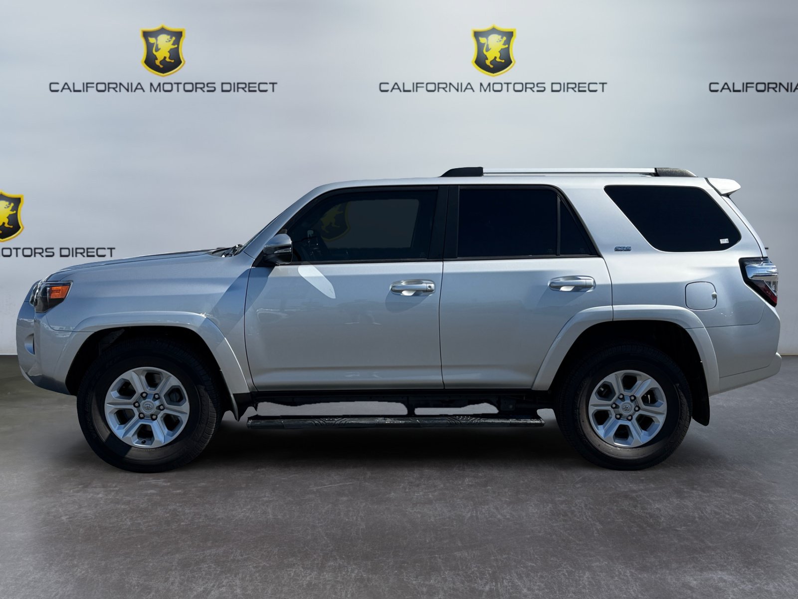 Used 2022 Toyota 4Runner SR5 Premium w/ Moonroof Package RWD image 2