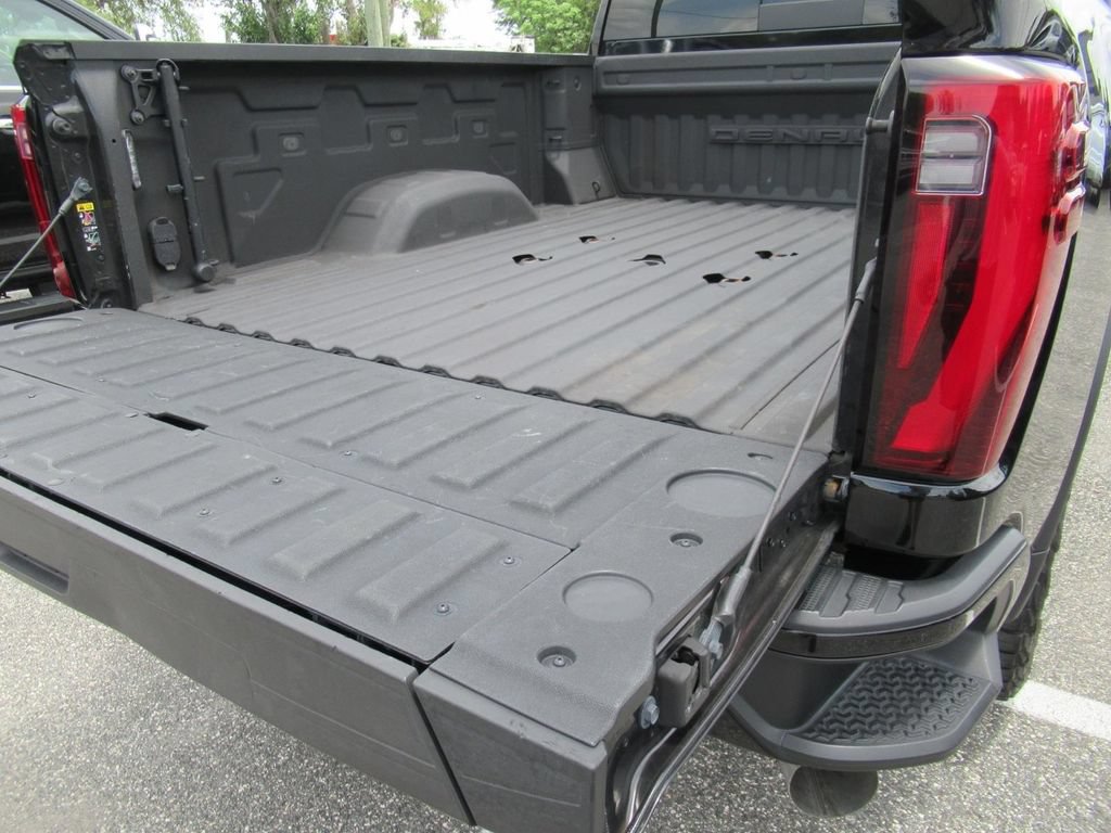 Used 2024 GMC Sierra 2500 Denali w/ Denali Reserve Package AWD/4WD image 34