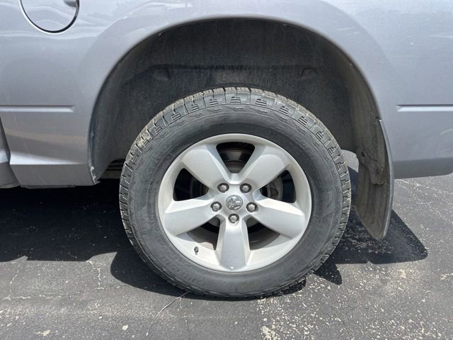 Used 2023 RAM 1500 Classic SLT AWD/4WD image 17