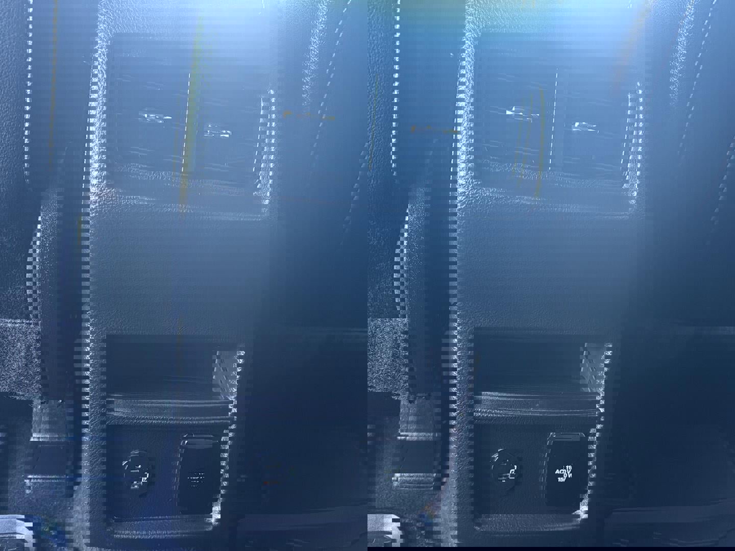 Used 2022 Ford Edge Titanium image 12