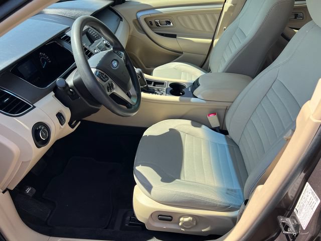 Used 2016 Ford Taurus SE FWD image 22