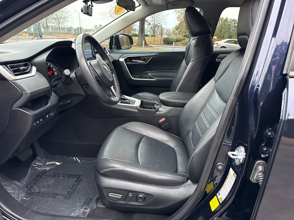 Used 2021 Toyota RAV4 XLE Premium image 13