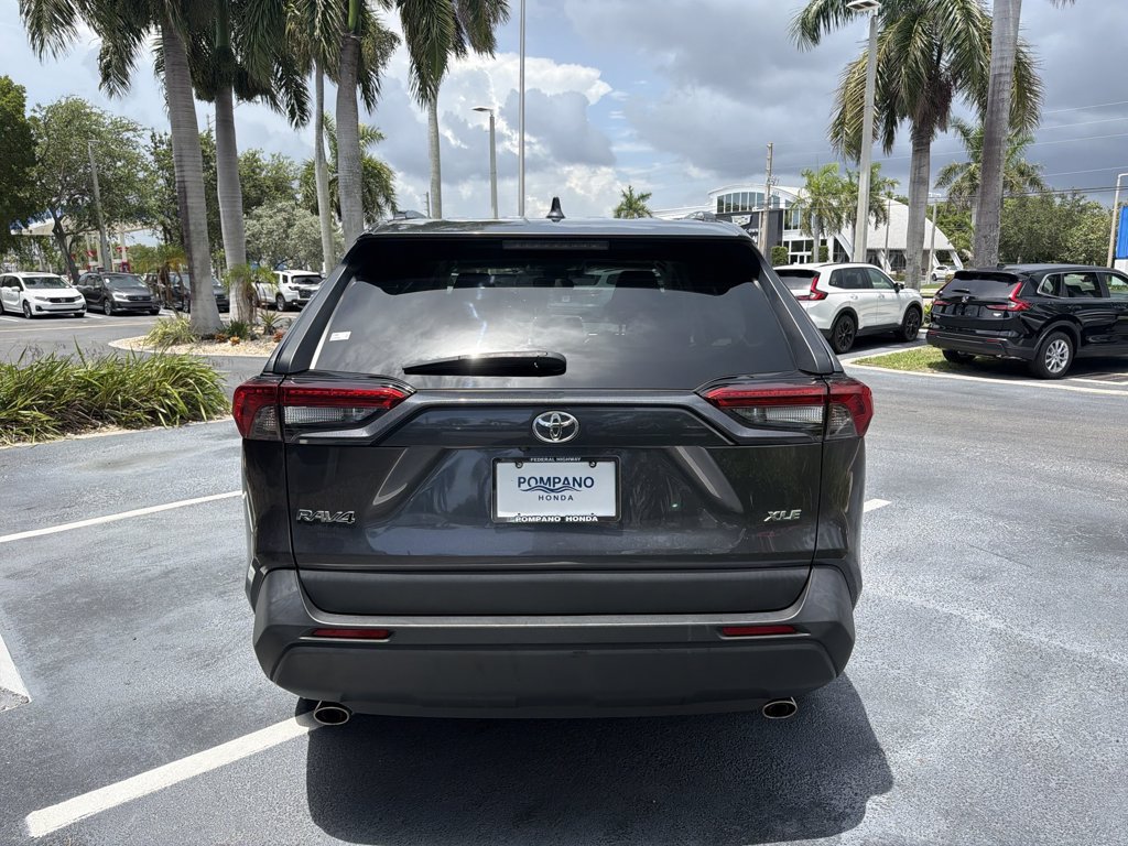 Used 2023 Toyota RAV4 XLE Premium FWD image 7