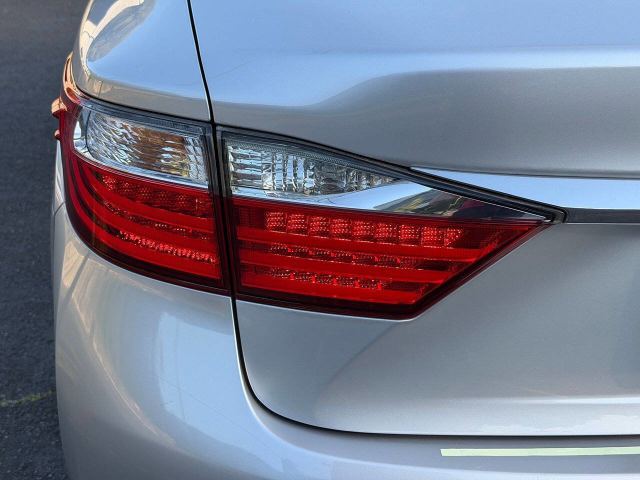 Used 2015 Lexus ES 350 w/ Premium Package FWD image 64
