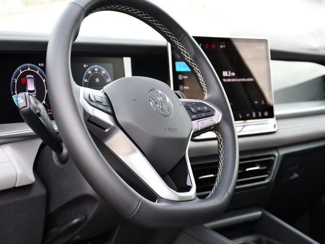 New 2026 Volkswagen Tiguan SE AWD/4WD image 11
