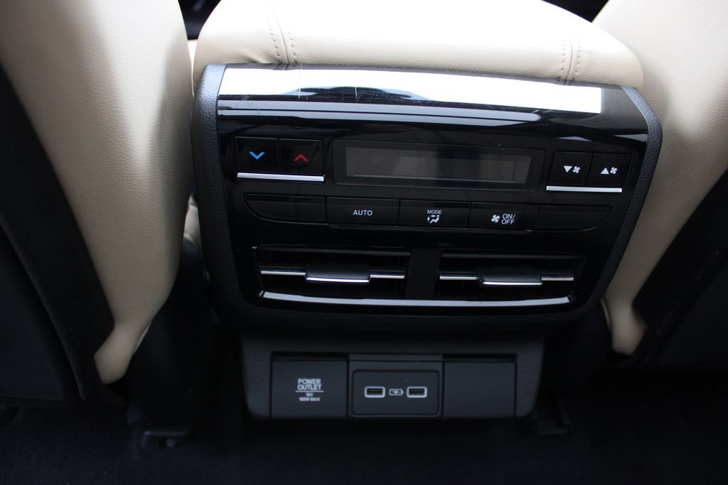 Used 2022 Acura MDX SH-AWD image 39