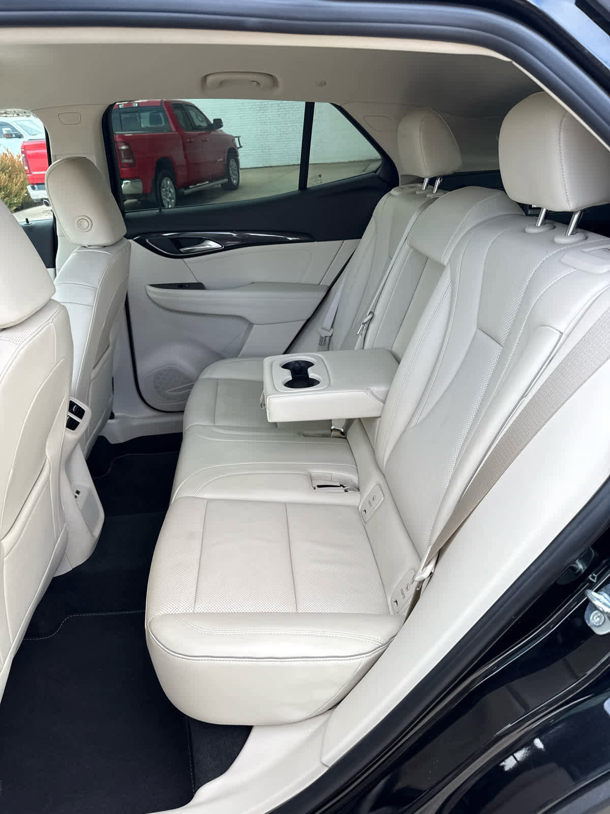 Used 2023 Buick Envision Essence image 23