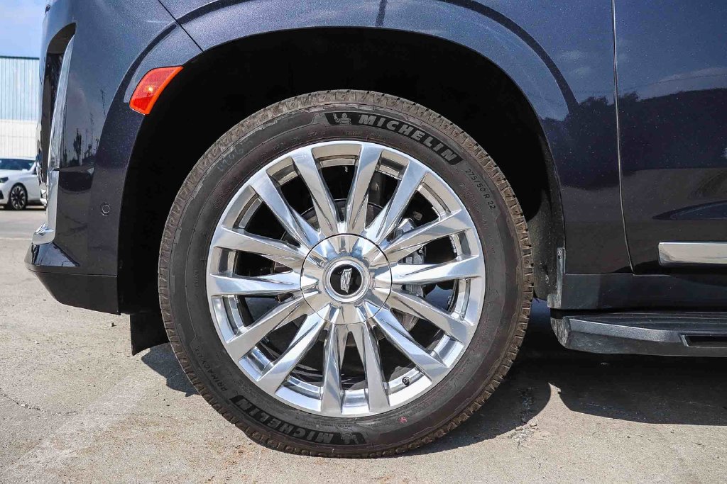 Used 2023 Cadillac Escalade Premium Luxury w/ Performance Package AWD/4WD image 14
