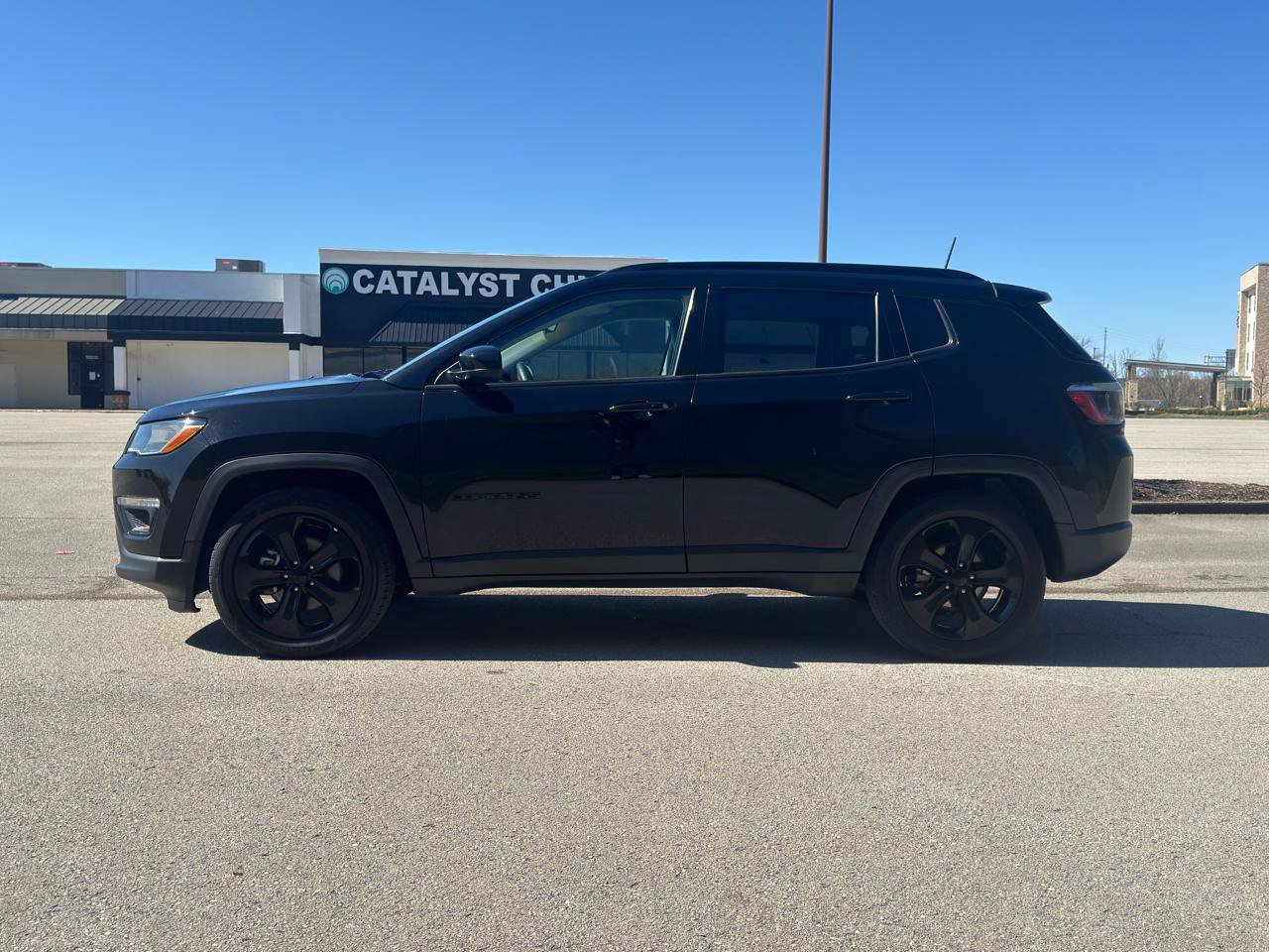 Used 2021 Jeep Compass Latitude FWD image 2