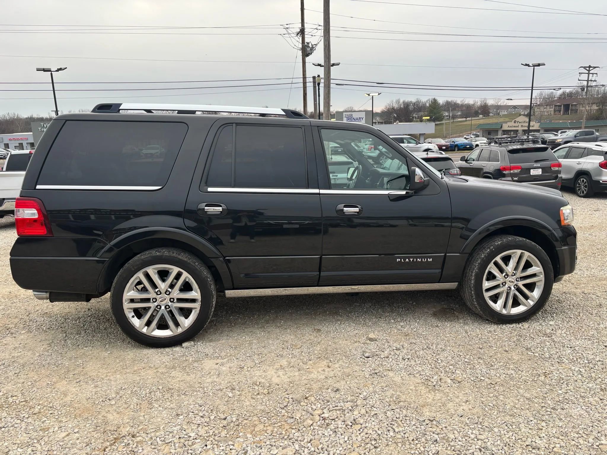 Used 2015 Ford Expedition Platinum image 6