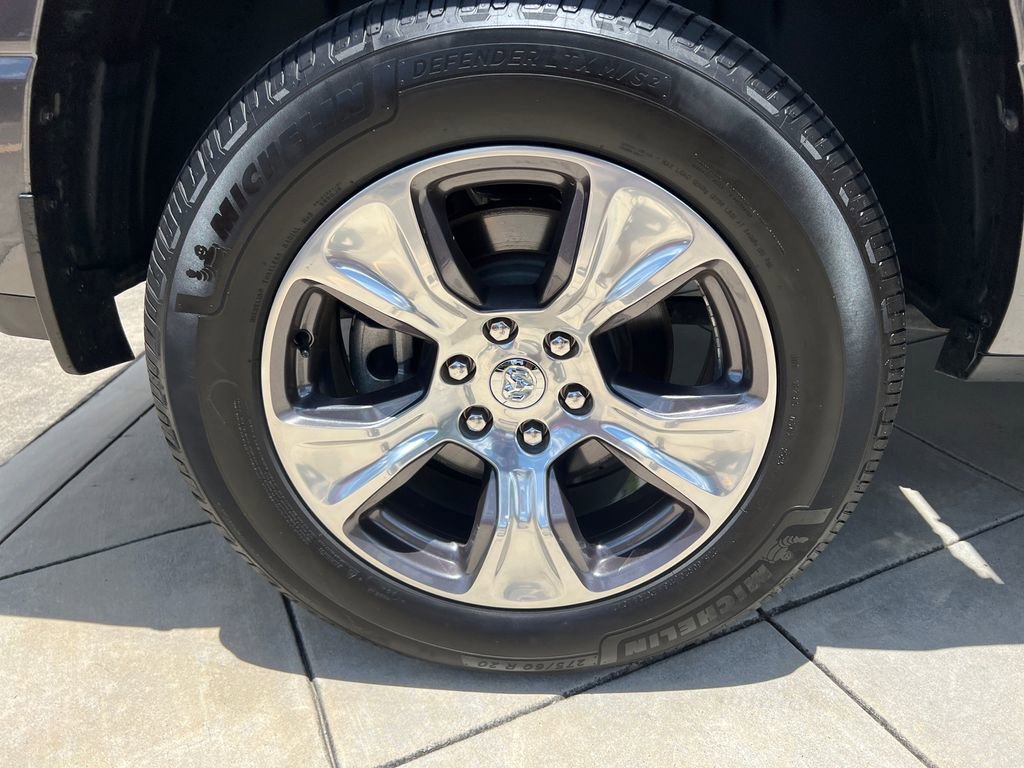 Used 2024 RAM 1500 Laramie AWD/4WD image 8