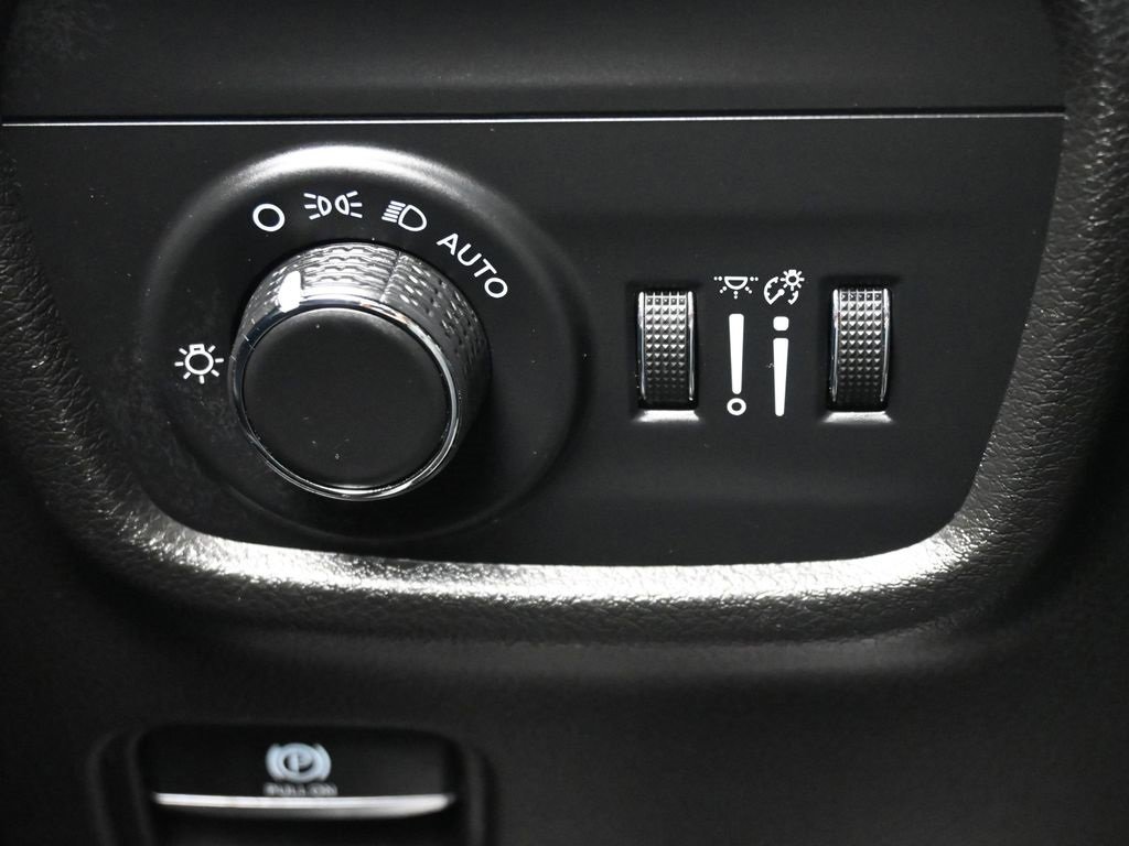 Used 2022 Jeep Grand Cherokee L Laredo image 20