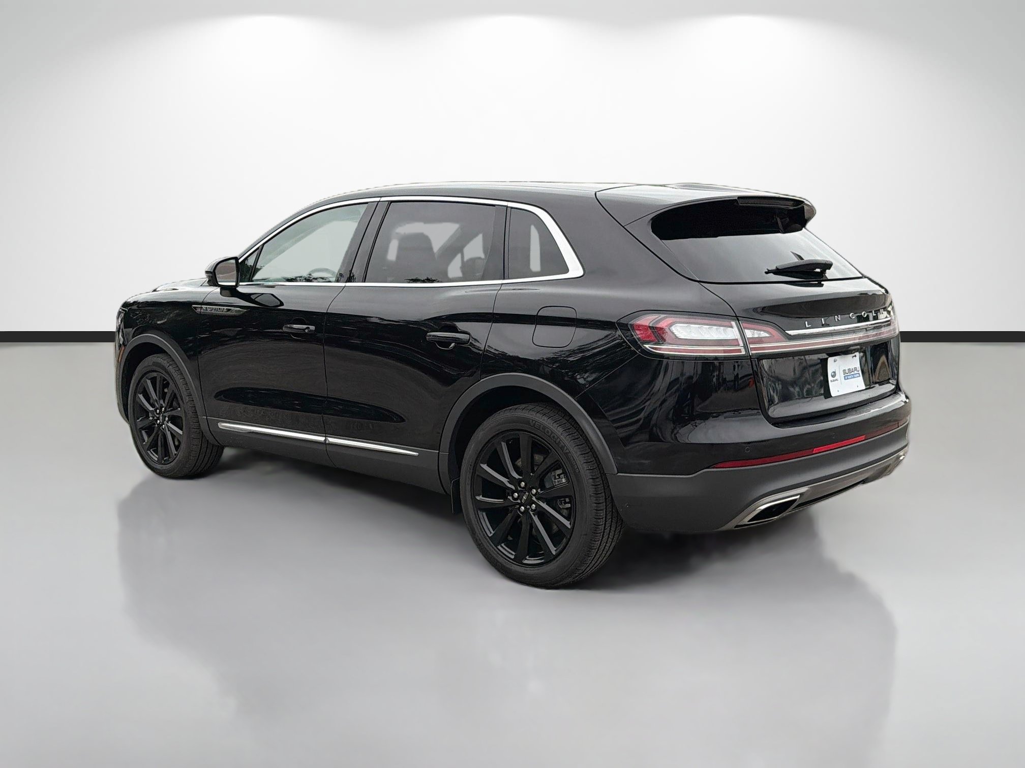 Used 2021 Lincoln Nautilus Reserve w/ Monochromatic Package AWD/4WD image 5