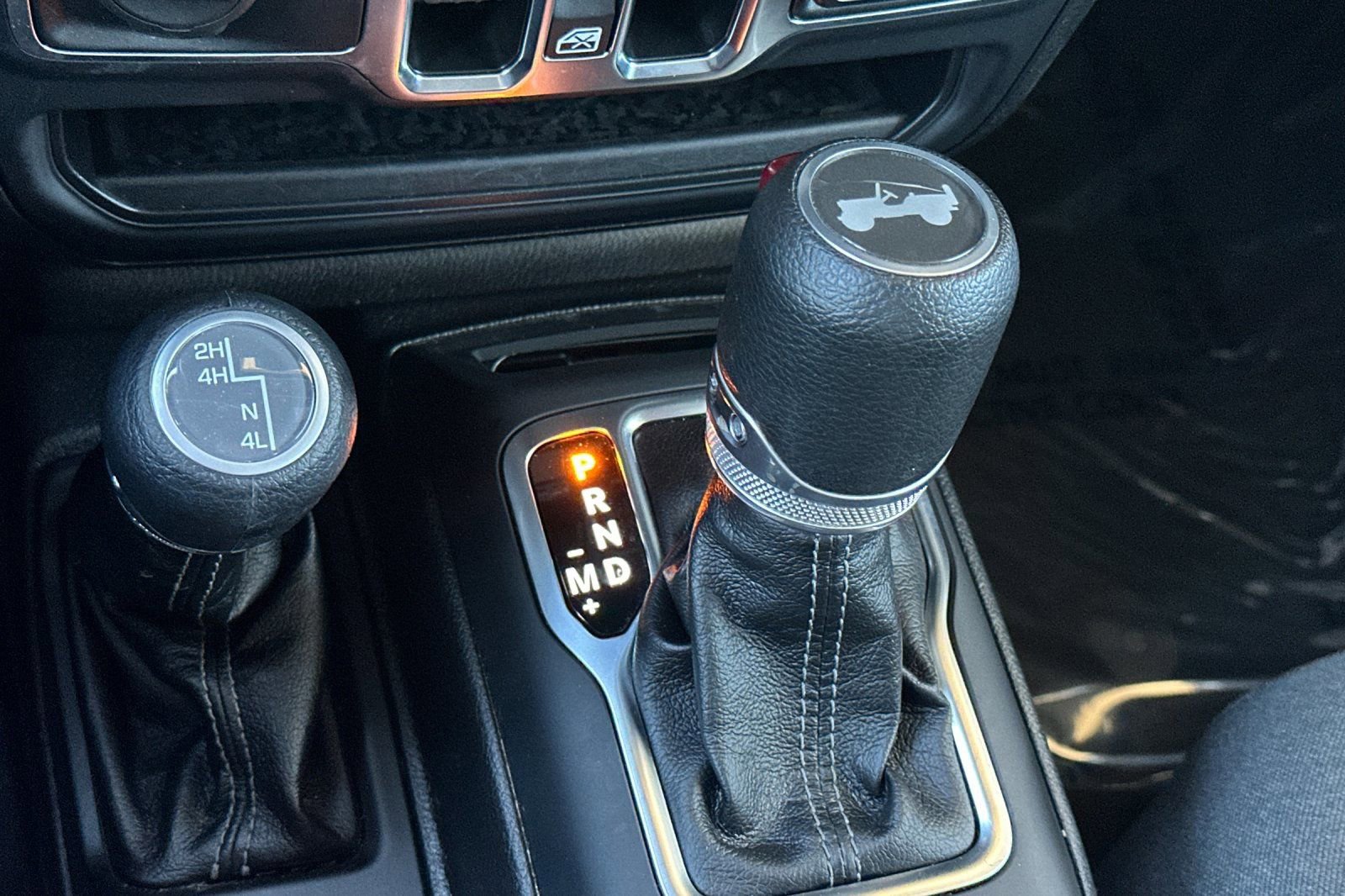 Used 2025 Jeep Wrangler Sahara image 21