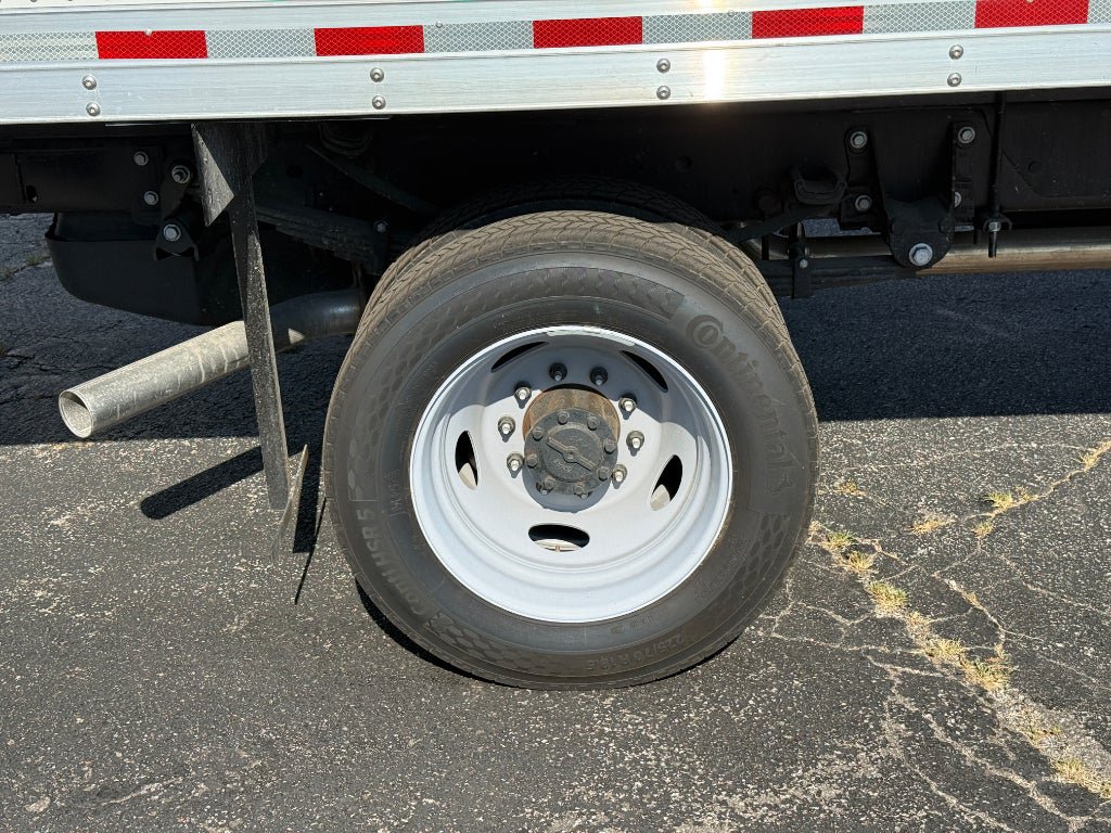 New 2026 Ford F550 2WD Regular Cab Super Duty image 4