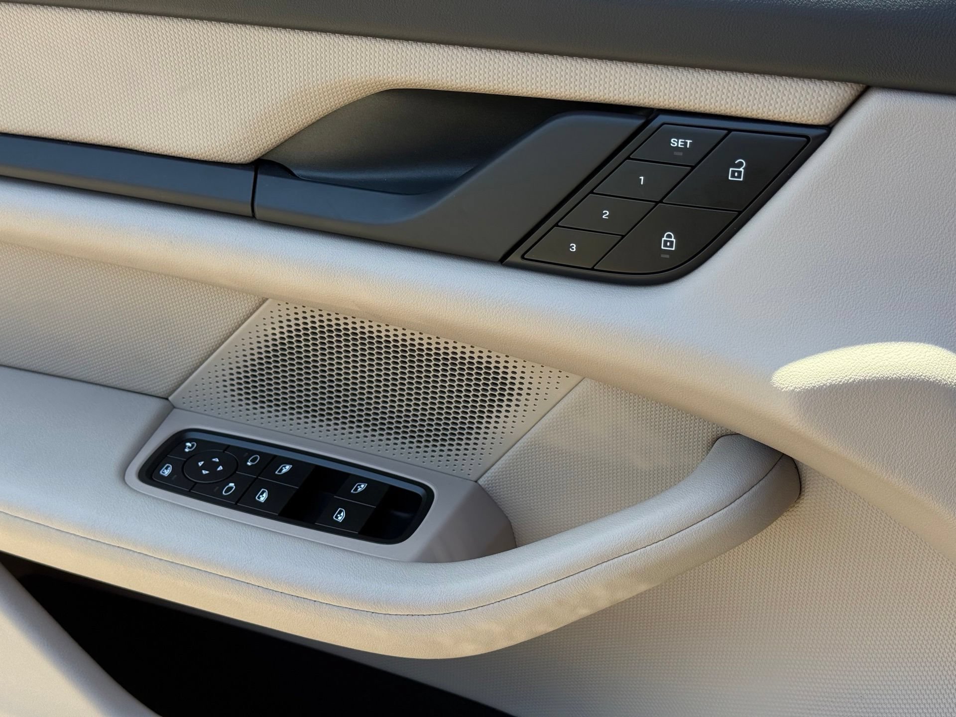 Certified 2023 Porsche Taycan RWD image 26