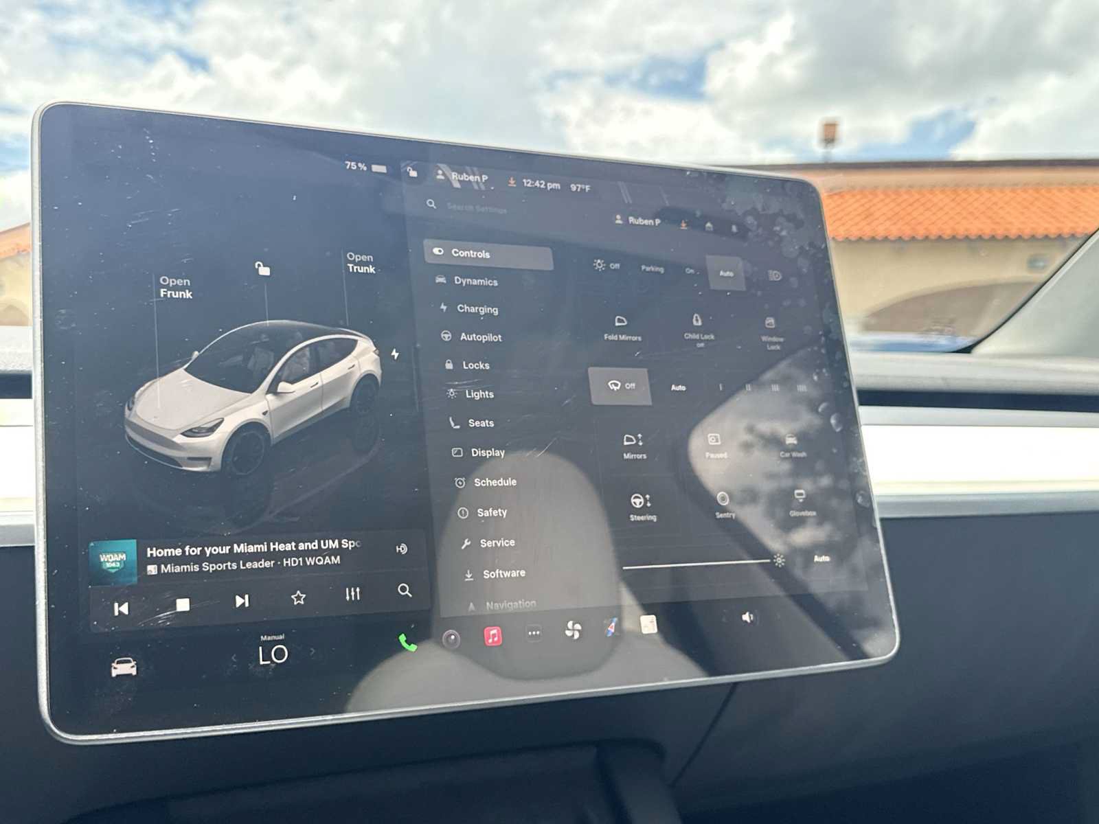Used 2025 Tesla Model Y Performance AWD/4WD image 30