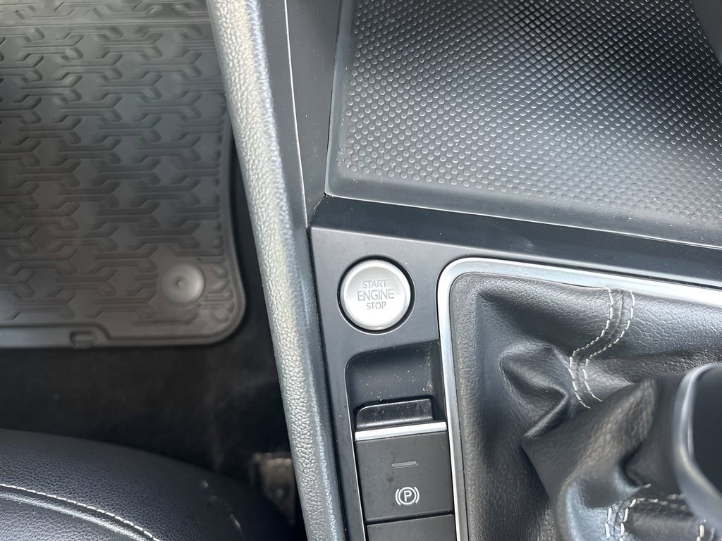 Used 2024 Volkswagen Jetta SE image 22