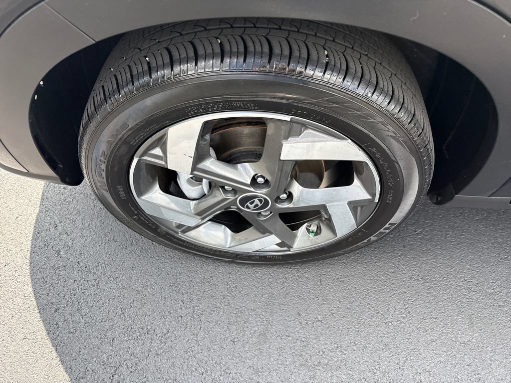Used 2024 Hyundai Venue SEL FWD image 38
