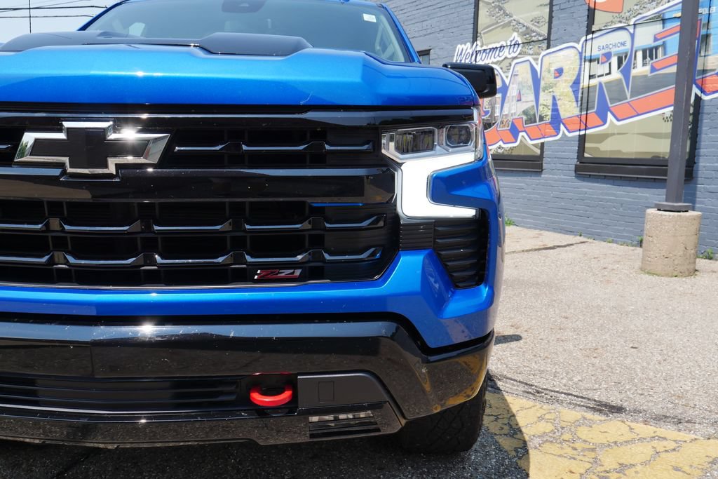Used 2024 Chevrolet Silverado 1500 LT Trail Boss w/ Protection Package AWD/4WD image 3
