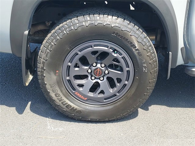Used 2025 Nissan Frontier PRO-4X w/ Pro Convenience Package image 7