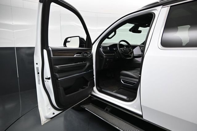 Used 2023 Jeep Grand Wagoneer 4WD image 20