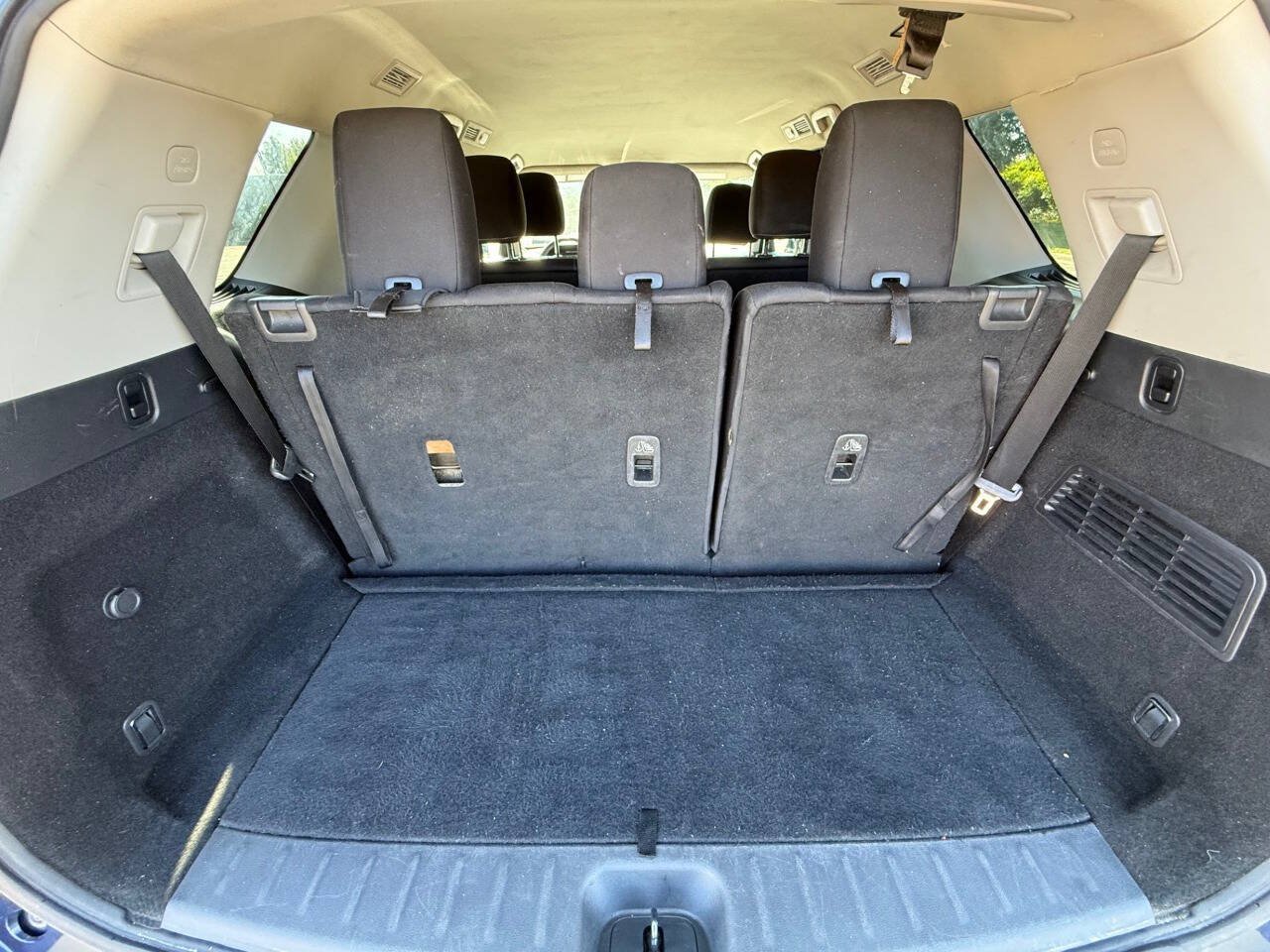 Used 2022 Nissan Pathfinder SV FWD image 15