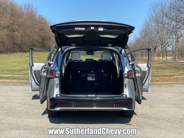 Used 2024 Toyota Sienna XSE image 38