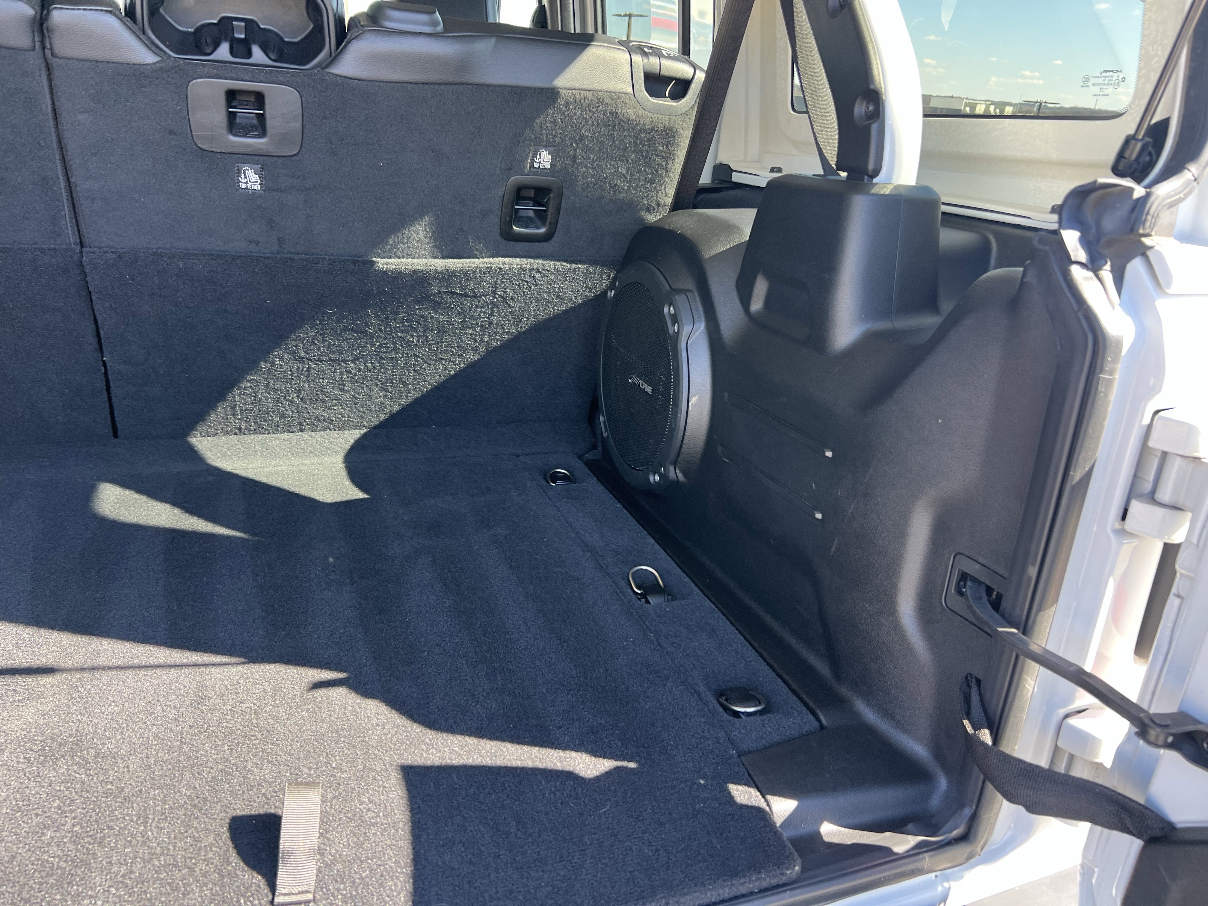 Used 2020 Jeep Wrangler Unlimited Sahara AWD/4WD image 39