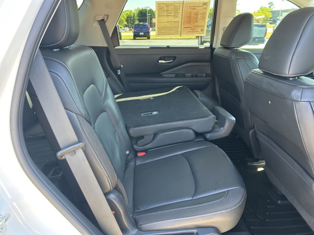 Used 2022 Nissan Pathfinder SL w/ Cargo Package image 22