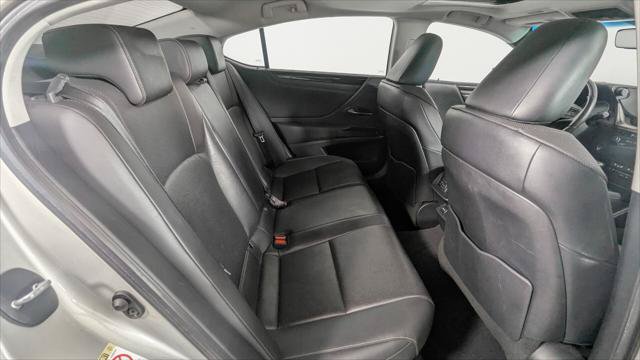 Used 2019 Lexus ES 300h w/ Premium Package FWD image 22
