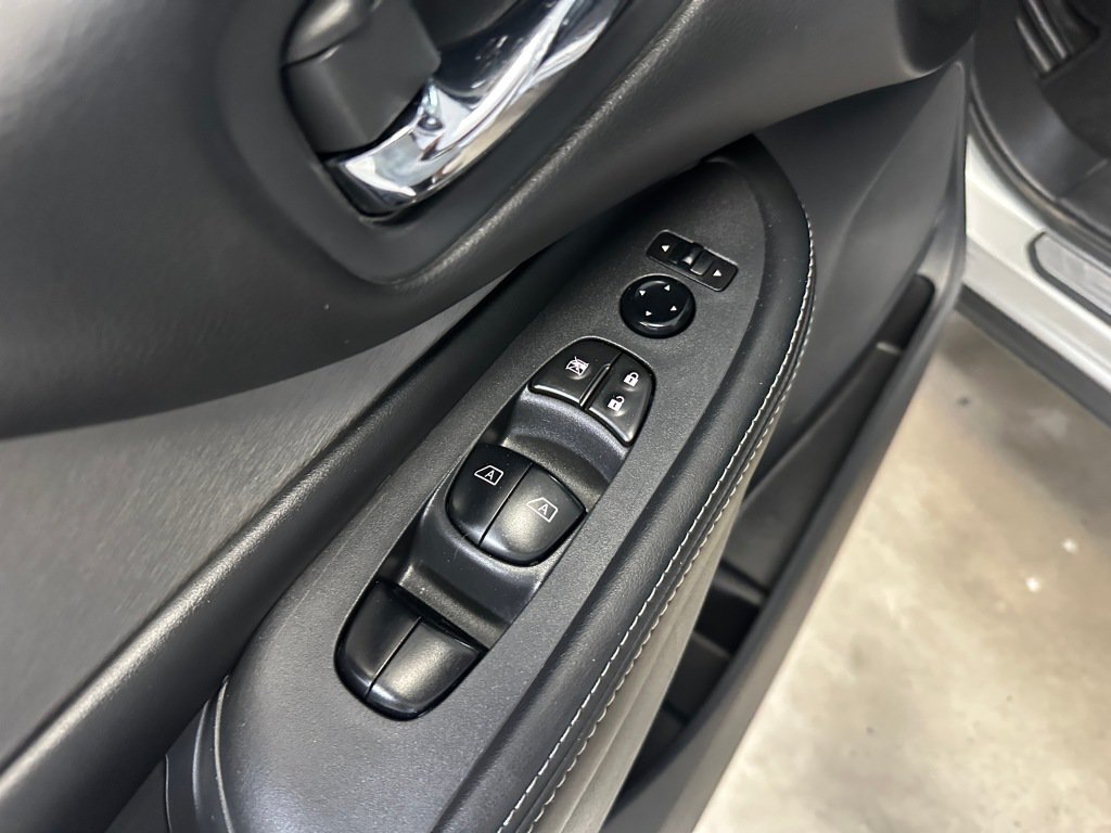 Used 2023 Nissan Murano SV FWD image 6
