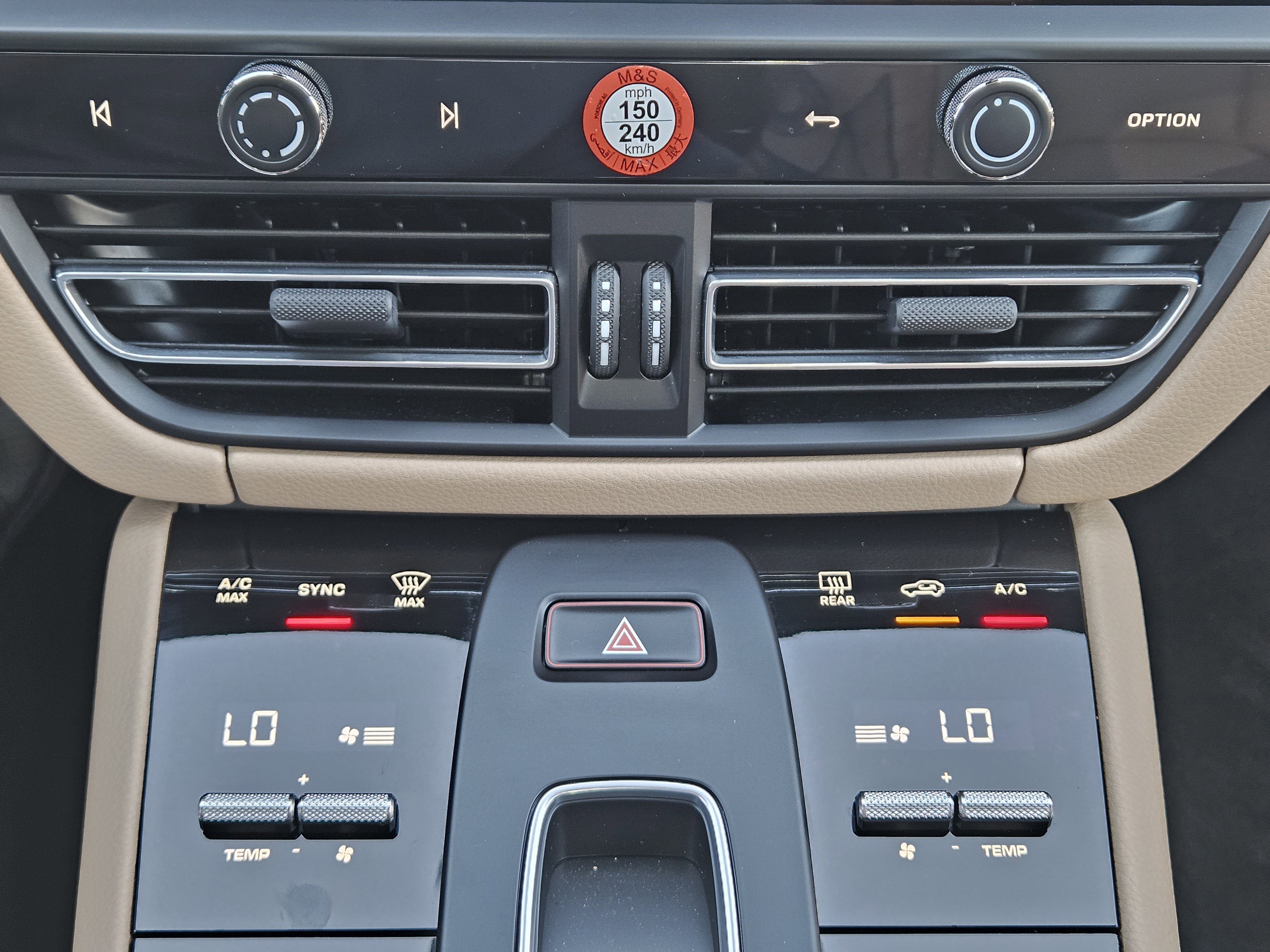 Certified 2026 Porsche Macan image 19