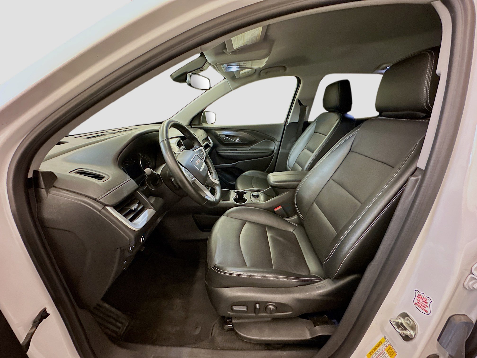 Used 2024 GMC Terrain SLT image 13