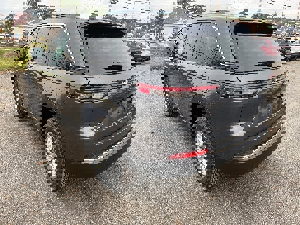 New 2025 Jeep Grand Cherokee Laredo X image 5