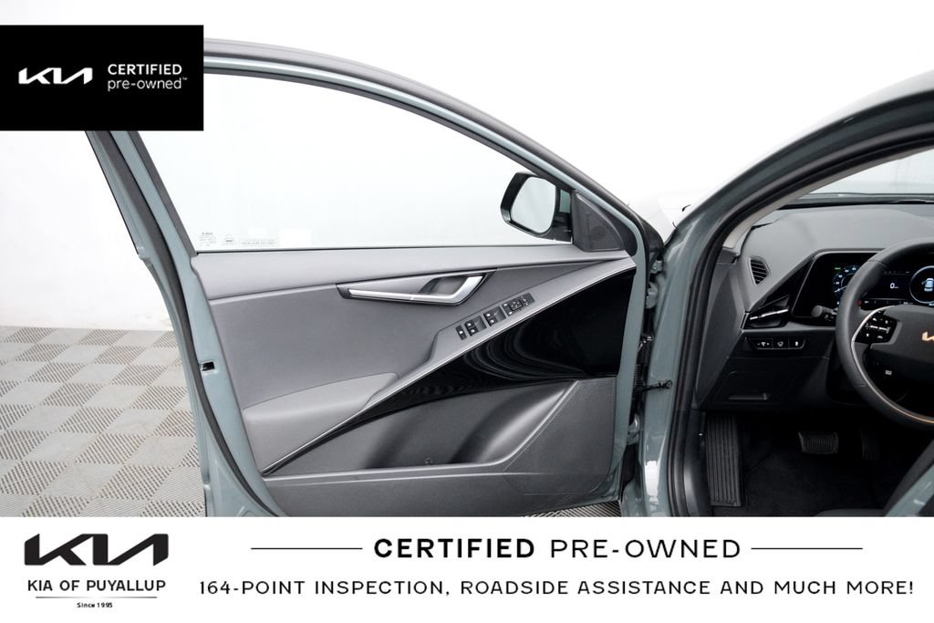 Certified 2024 Kia Niro Wind w/ Wind Preserve Package FWD image 10
