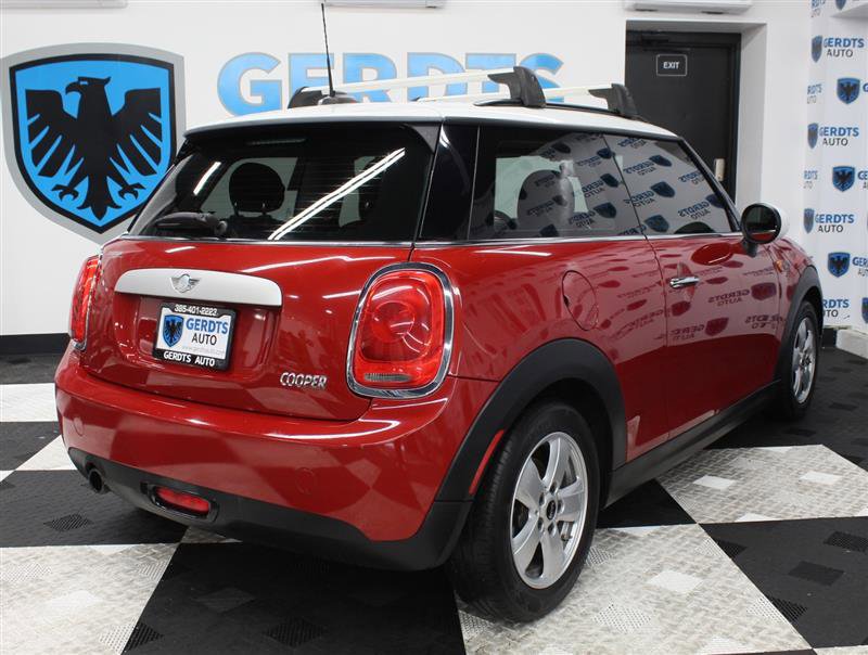 Used 2014 MINI Cooper 2-Door Hardtop FWD image 4