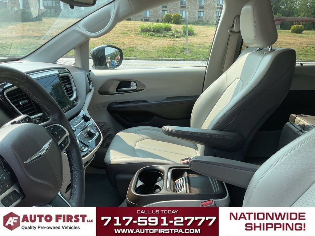Used 2018 Chrysler Pacifica Touring-L w/ Advanced Safetytec Group FWD image 8