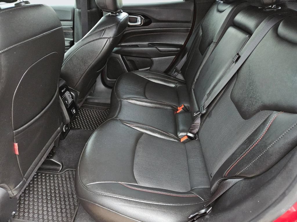 Used 2025 Jeep Compass Trailhawk AWD/4WD image 35