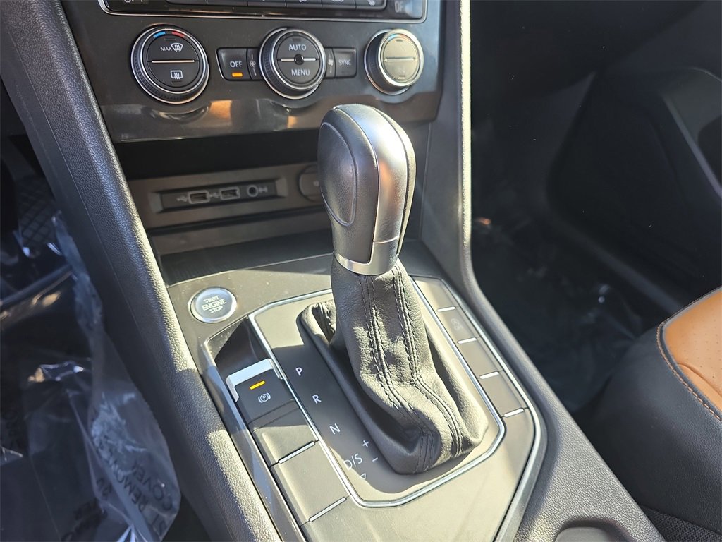 Used 2018 Volkswagen Tiguan SE w/ Panoramic Sunroof Package image 26