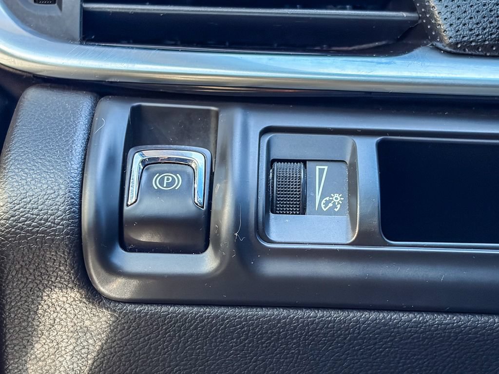 Used 2017 Cadillac XTS Luxury FWD image 32