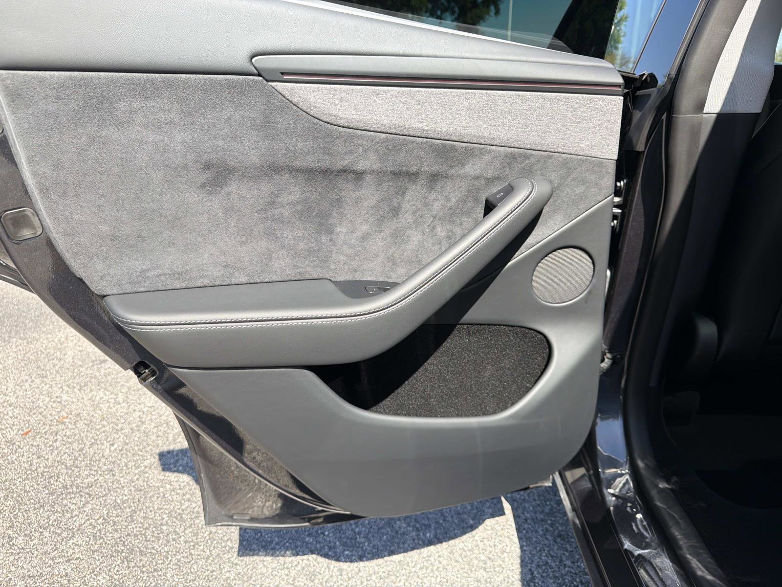 Used 2026 Tesla Model Y AWD image 12