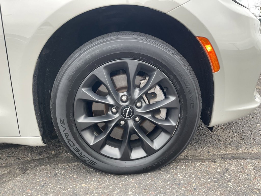 Used 2021 Chrysler Pacifica Limited w/ S Appearance Package image 18