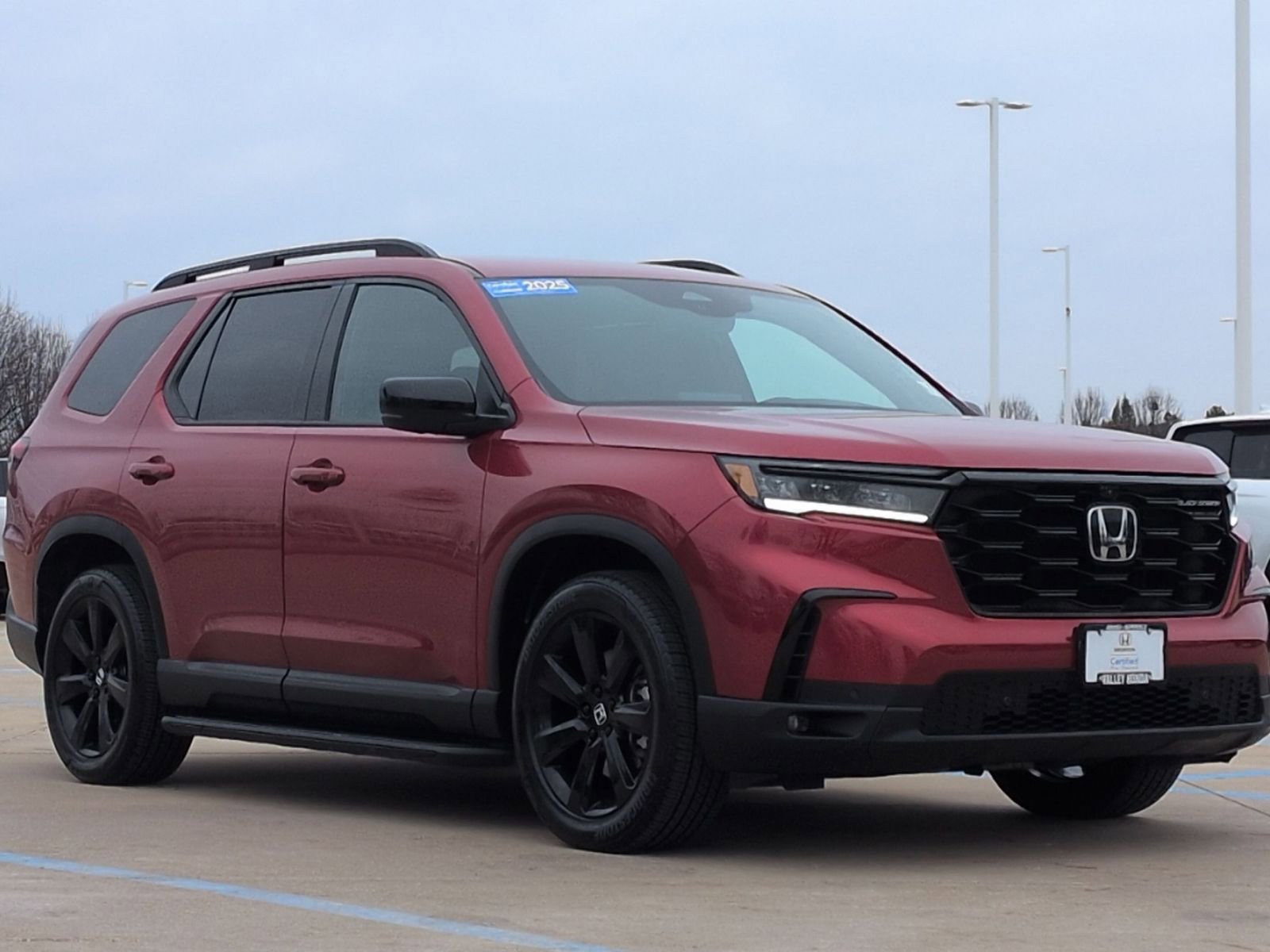Certified 2025 Honda Pilot Black Edition image 3