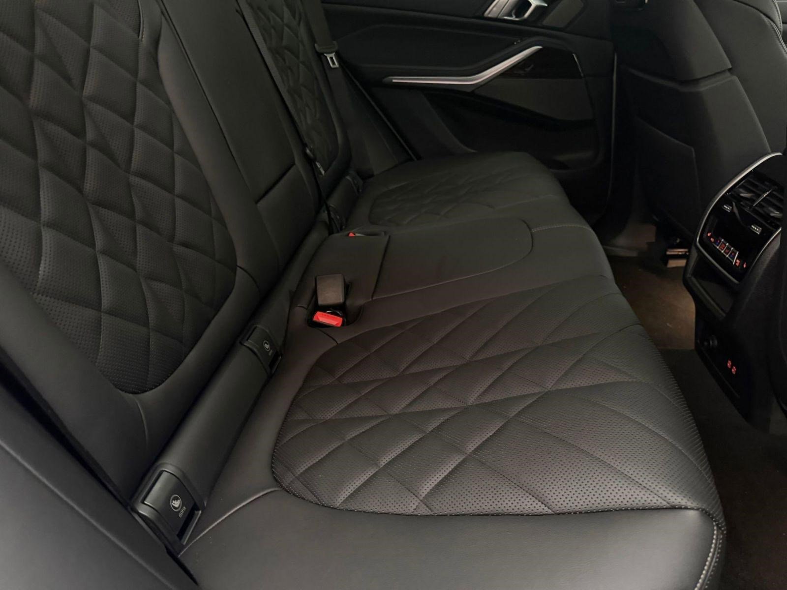 New 2026 BMW X5 xDrive50e image 24