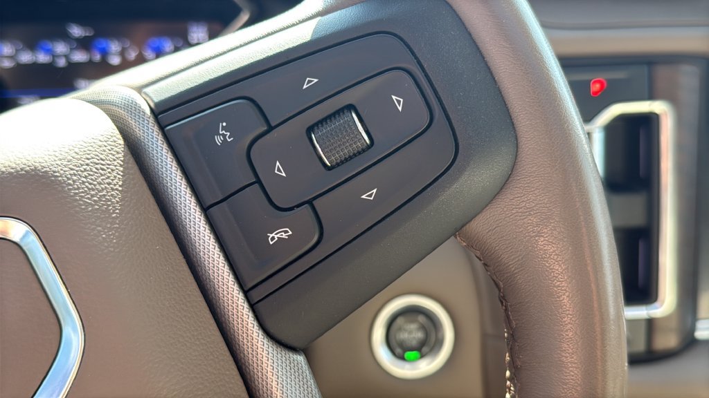 Used 2021 GMC Yukon Denali AWD/4WD image 16